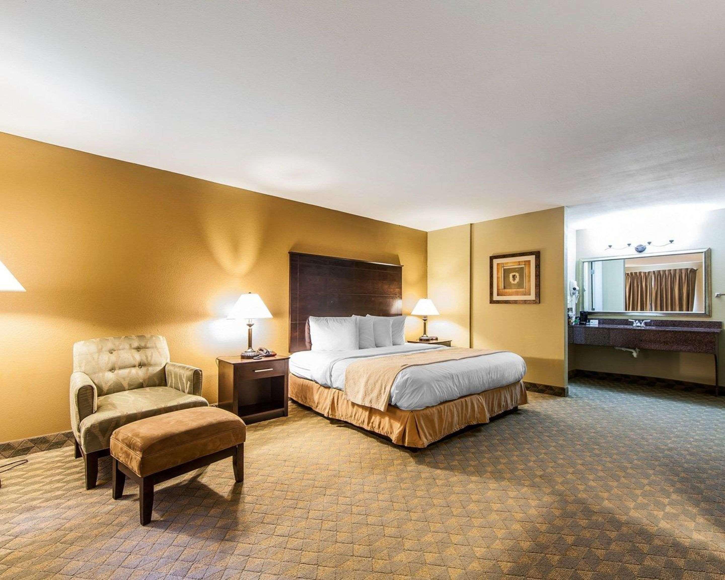 Quality Inn & Suites Bremen Екстериор снимка